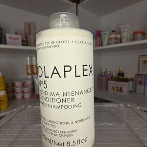 OLAPLEX No.5 Bond Maintenance Conditioner - White